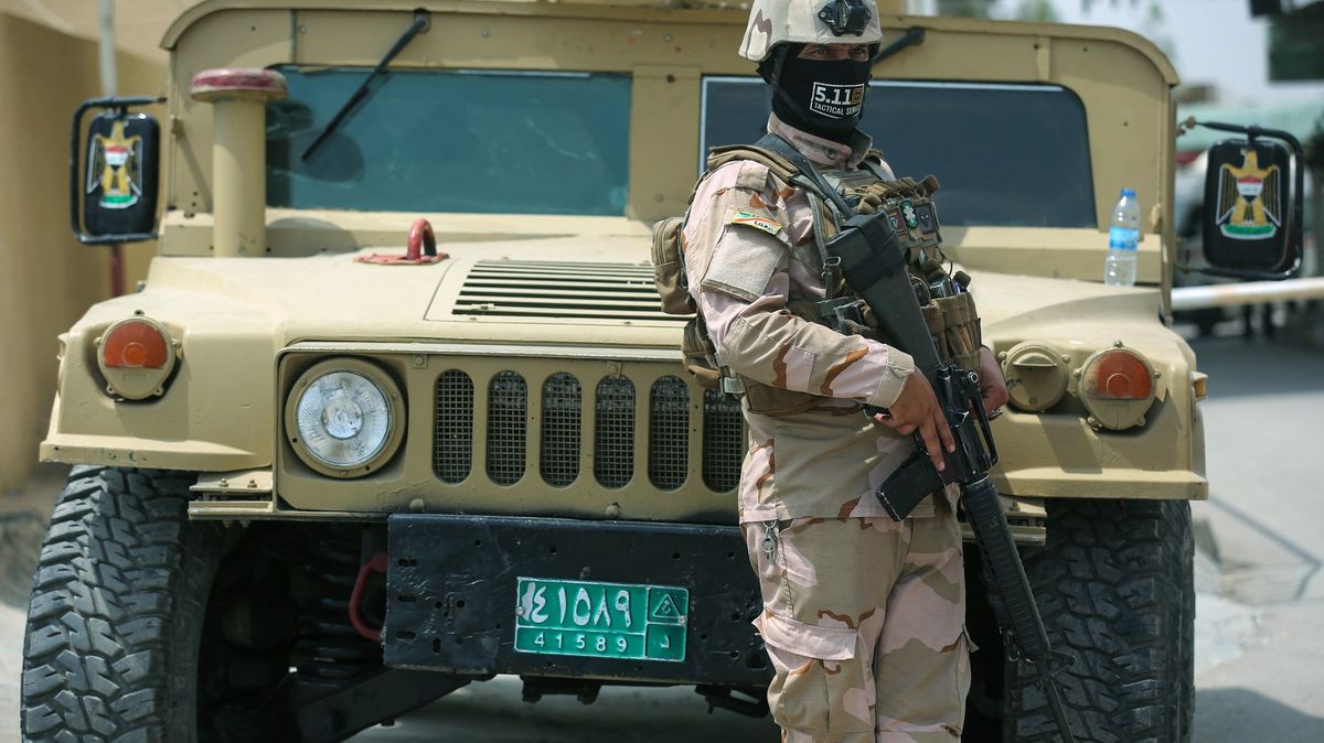Sebevražedný útočník na tržišti v Bagdádu zabil nejméně 35 lidí